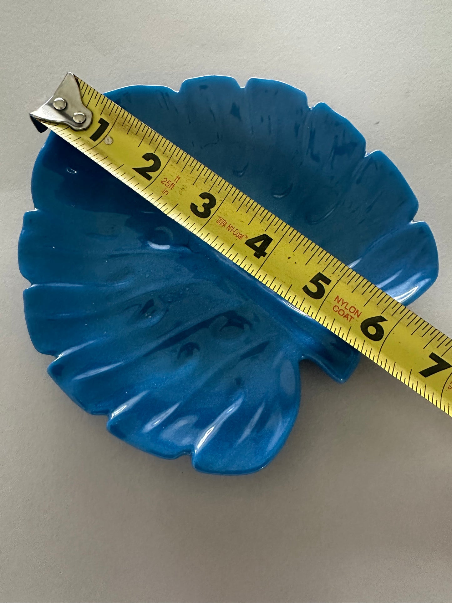 Decorative Blue Leaf Soap Holder, Trinket Tray or Jewelry Dish – Nature-Inspired Design